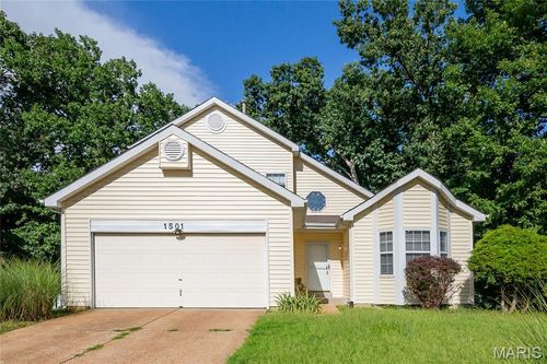 1501 Strawberry Glen Ct, Ballwin, MO, 63021-7769 | Card Image