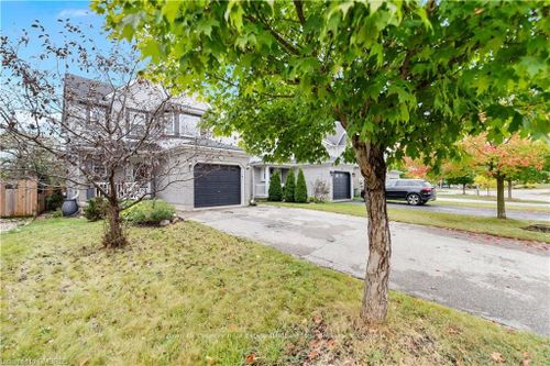 43 Law Dr, Guelph, ON, N1E7G5 | Card Image