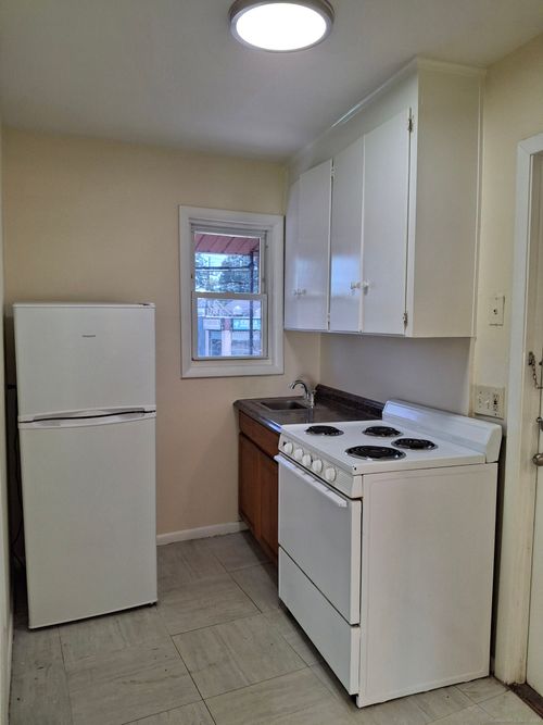 ste-8-4 Division St, Danbury, CT, 06810-7769 | Card Image