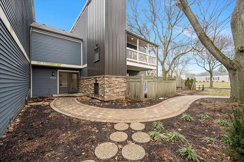 apt-1-4-1533 S County Farm Rd, Wheaton, IL, 60189-7154 | Card Image