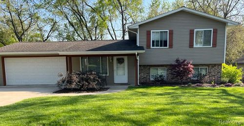 3144 Beaumont Dr, Highland, MI, 48356-2304 | Card Image