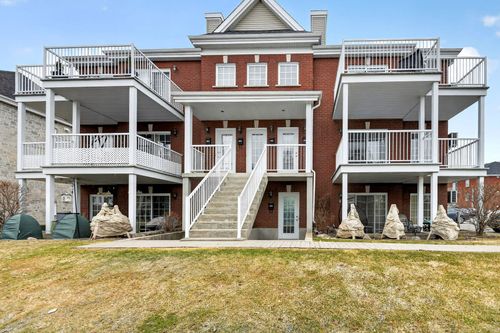 892 Rue Des Bosquets, Sainte Marthe sur le Lac, QC, J0N1P0 | Card Image