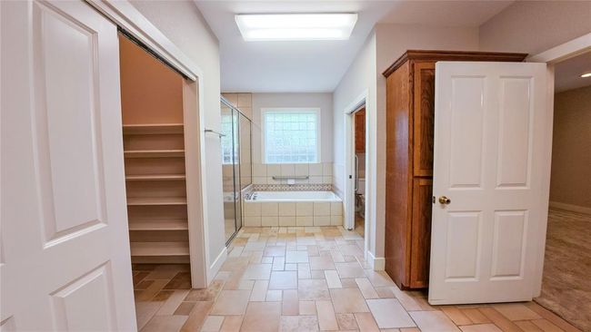 1212 W North St, House other with 3 bedrooms, 3 bathrooms and 2 parking in Louise TX | Image 26
