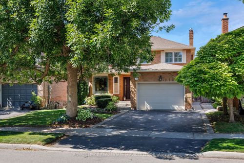 1559 Stoneybrook Trail, Oakville, ON, L6M2R4 | Card Image