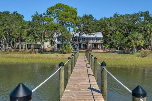 680 Alligator Dr, ALLIGATOR POINT, FL, 32346-5102 | Card Image