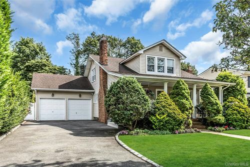 12 Roosevelt Ave, Malverne, NY, 11565-1619 | Card Image