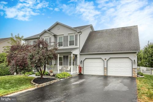 330 Braddock Dr, Etters, PA, 17319-9597 | Card Image