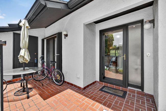 360 Quebec Ct, Condo with 3 bedrooms, 2 bathrooms and null parking in Royal Palm Beach FL | Image 8