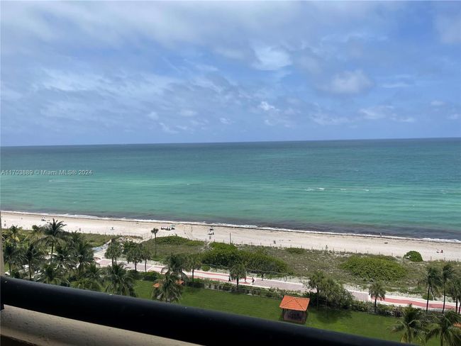 APT-1409 - 2555 Collins Ave, Condo with 2 bedrooms, 2 bathrooms and null parking in Miami Beach FL | Image 13