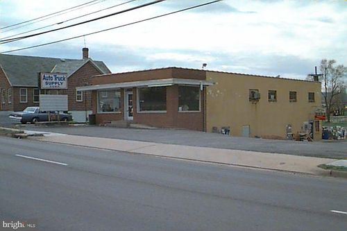 384 S Main St, TIMBERVILLE, VA, 22853-9522 | Card Image