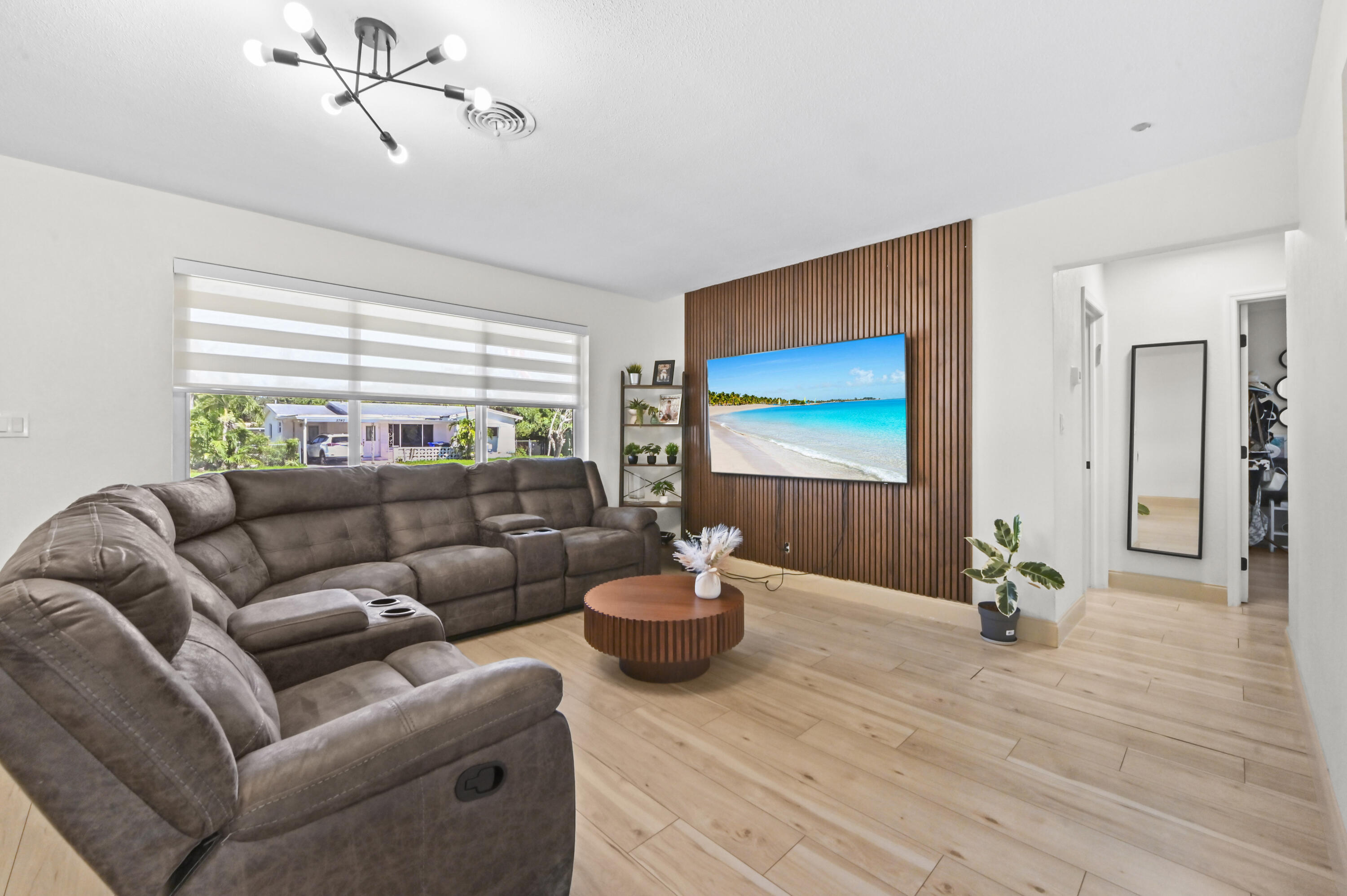 Residential in Hollywood 5