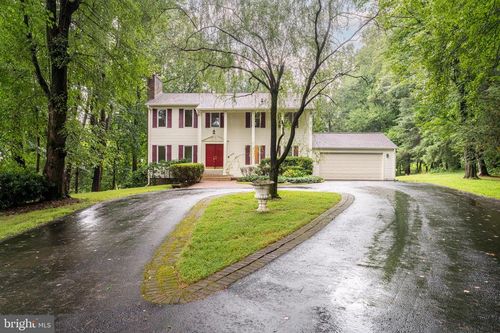 10518 Brevity Dr, GREAT FALLS, VA, 22066-1736 | Card Image