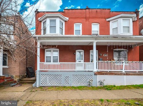 1004 Cherokee St, FOUNTAIN HILL, PA, 18015-4115 | Card Image