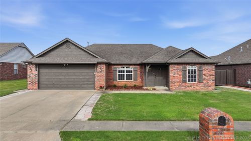 13044 N 132nd East Ave, Collinsville, OK, 74021-4112 | Card Image