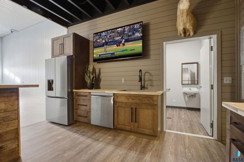 106-7001 E Arrowhead Pkwy Parkway, Sioux Falls, SD, 57110 | Card Image