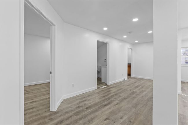 92 N Main St, House other with 4 bedrooms, 4 bathrooms and 7 parking in Raynham MA | Image 7