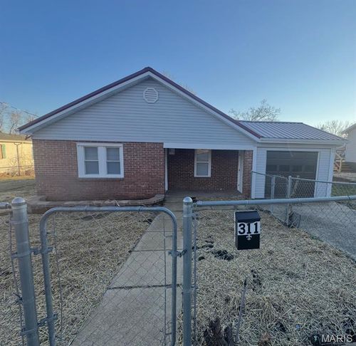311 Mill St, Park Hills, MO, 63601-3852 | Card Image