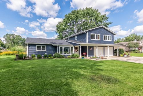 1012 Martha St, Elk Grove Village, IL, 60007-3463 | Card Image
