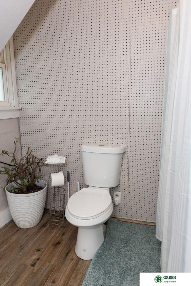 555 W 6 Th St, House other with 4 bedrooms, 2 bathrooms and 1 parking in York NE | Image 24