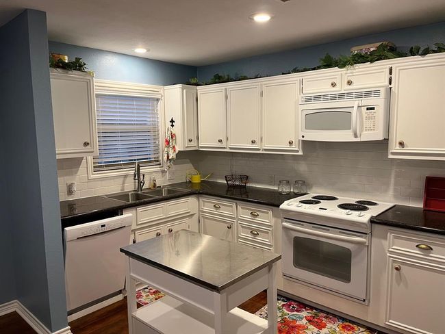 330 Holiday Ln, House other with 3 bedrooms, 2 bathrooms and 4 parking in Coldspring TX | Image 29