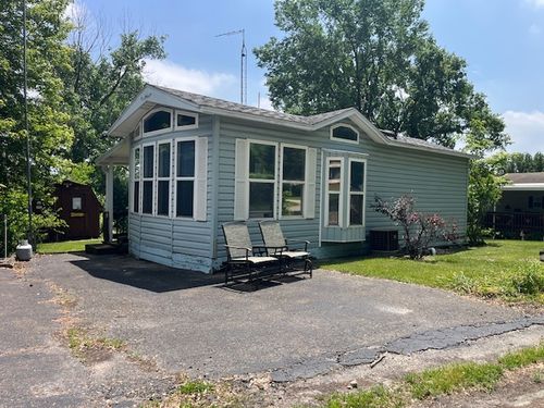 2795 E 28th Rd, Seneca, IL, 61360-9711 | Card Image