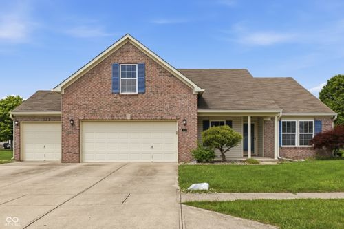 1672 Sagemeadow Dr, Brownsburg, IN, 46112-7891 | Card Image