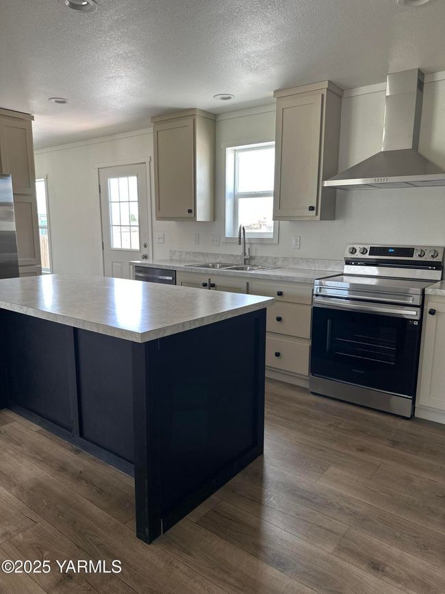 Kitchen | Image 4