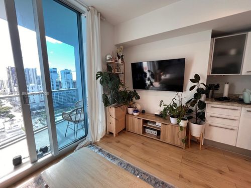 apt-2006-185 Sw 7th St, Miami, FL, 33130-2973 | Card Image