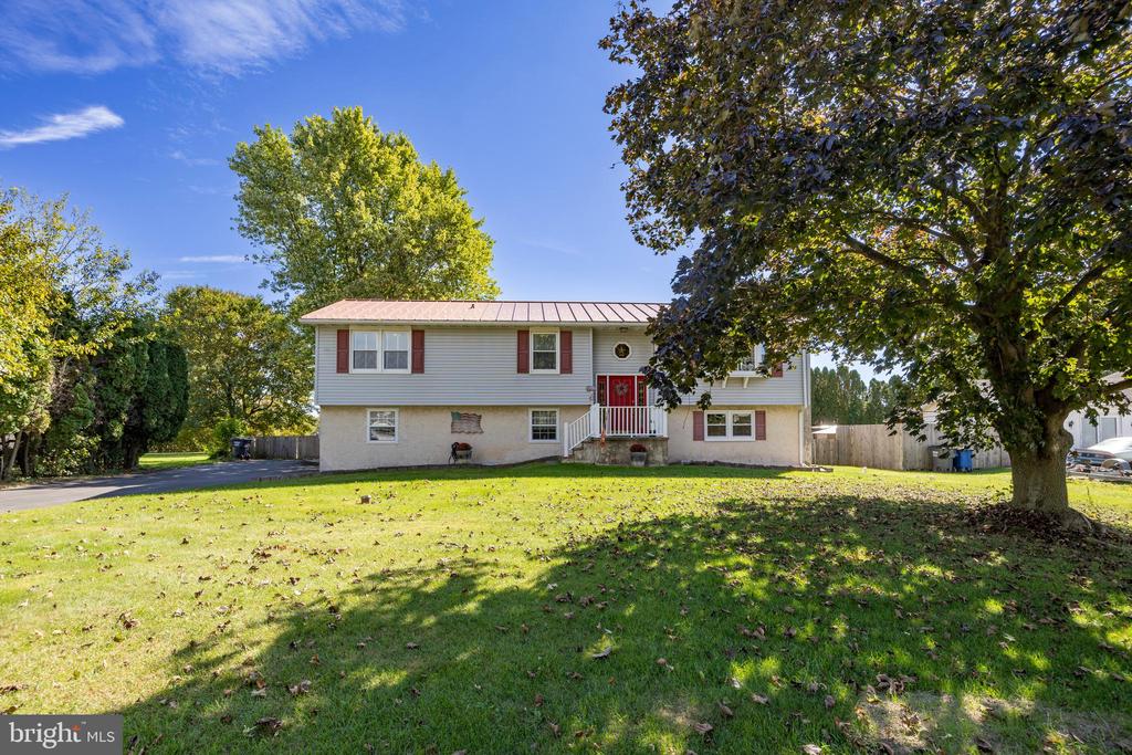 Parker Dr, Christiana, PA 17509