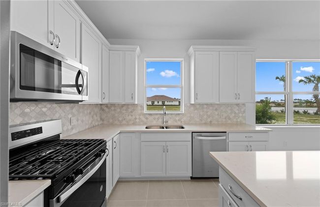 12662 Pyrite Ct, Condo with 2 bedrooms, 2 bathrooms and 2 parking in Alva FL | Image 9