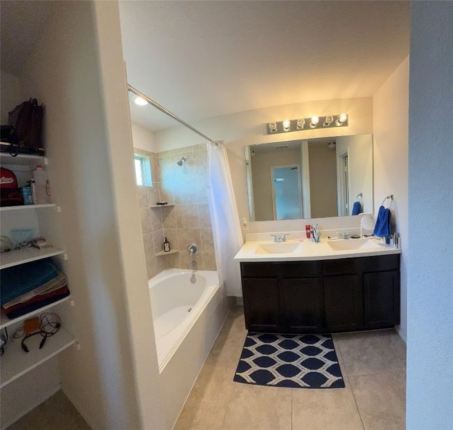 37E - 352 Circle Way, House other with 3 bedrooms, 3 bathrooms and 2 parking in Jarrell TX | Image 25