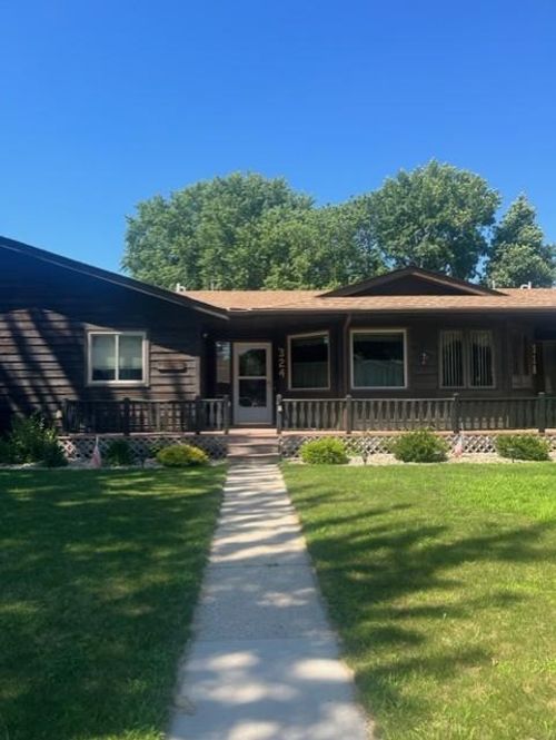 324 7th St, Windom, MN, 56101-1661 | Card Image