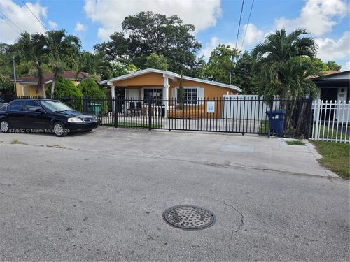 2936 Nw 47th St, Miami, FL, 33142-3522 | Card Image