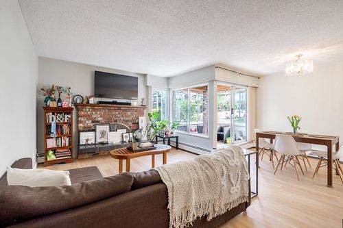 204-1390 Martin St, White Rock, BC, V4B3W5 | Card Image