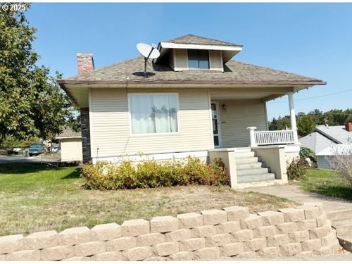 913 Nw Ellis Ave, Pendleton, OR, 97801-1365 | Card Image