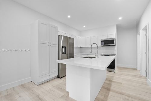 1-129 Sw 9th Ave, Miami, FL, 33130-1103 | Card Image