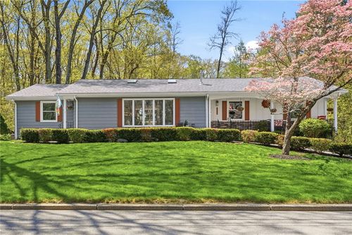 7 Meadowbrook Rd, Lincoln, RI, 02865-3715 | Card Image