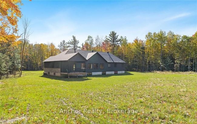 1250 Old Parry Sound Rd, House other with 3 bedrooms, 3 bathrooms and 25 parking in Utterson ON | Image 24