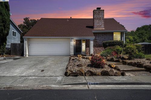 2696 Vista Grande, Fairfield, CA, 94534 | Card Image
