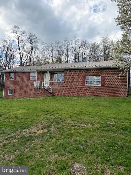 9 Locust Ln, THOMASVILLE, PA, 17364-9219 | Card Image