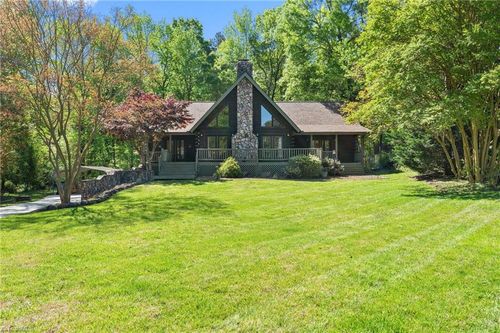 2404 Hunters Ridge Dr, Pleasant Garden, NC, 27313-9529 | Card Image