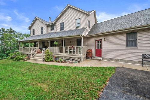 S86W30445 Stonegate Drive, MUKWONAGO, WI, 53149 | Card Image
