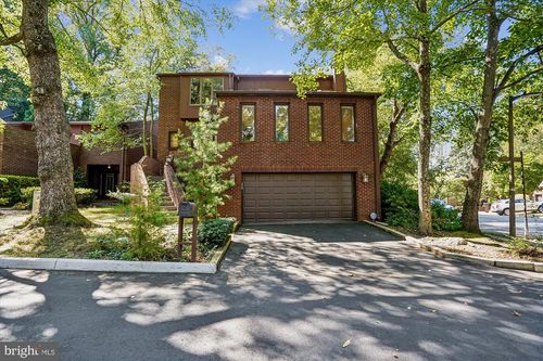 3501 Redwood Ct, FAIRFAX, VA, 22030-1609 | Card Image