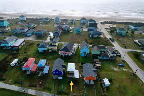 1832 Croaker Ln, Crystal Beach, TX, 77650 | Card Image