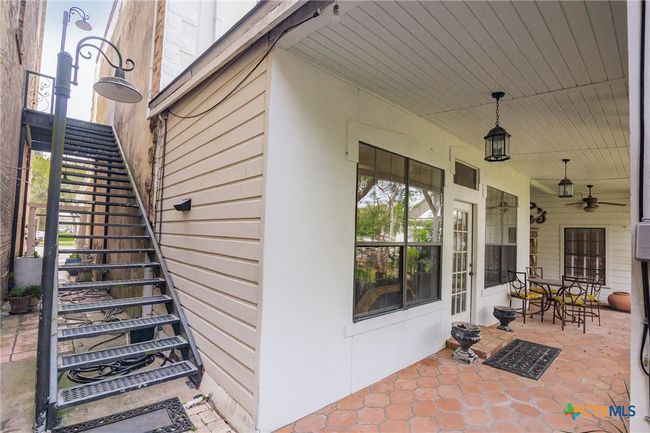 110 - 102 N Courthouse Sq, House other with 6 bedrooms, 4 bathrooms and null parking in Goliad TX | Image 36