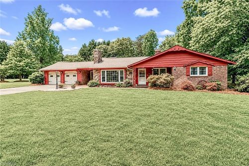 111 Wildflower Ln, Statesville, NC, 28625-8596 | Card Image