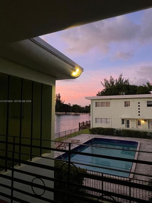 apt-9-8600 Byron Ave, Miami Beach, FL, 33141-4878 | Card Image