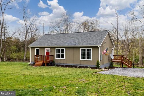 147 Fishermans Ln, LURAY, VA, 22835-2683 | Card Image