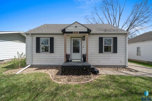 606 S 3rd St Street, Beresford, SD, 57004 | Card Image