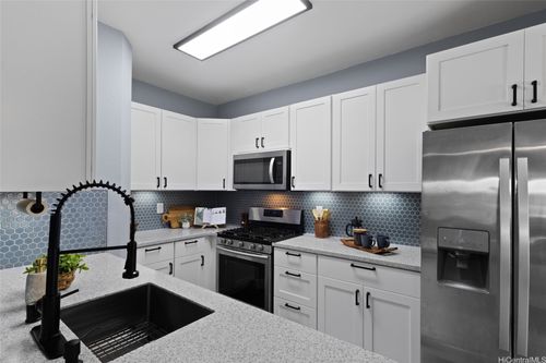 37c-91-525 Puamaeole St, Ewa Beach, HI, 96706-2196 | Card Image